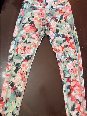 American Eagle Outfitters Floral Leggings in Pink & Mint